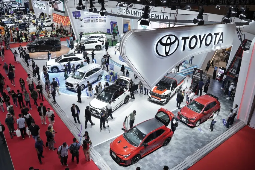 Toyota Bawa Pulang Lebih dari 2.700 SPK di IIMS 2026, Didominasi Zenix Hybrid